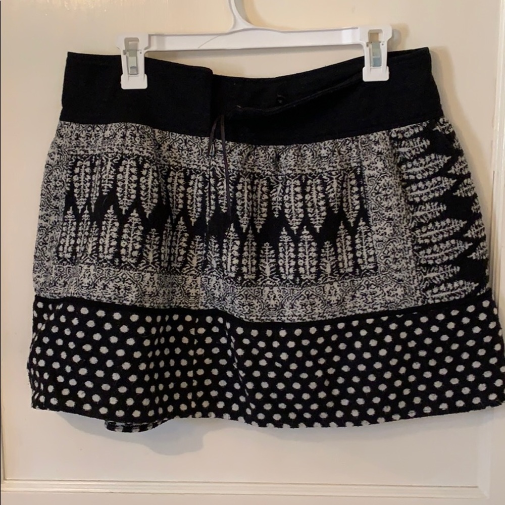 Wool Patterned Mini Skirt - Picture 3 of 4